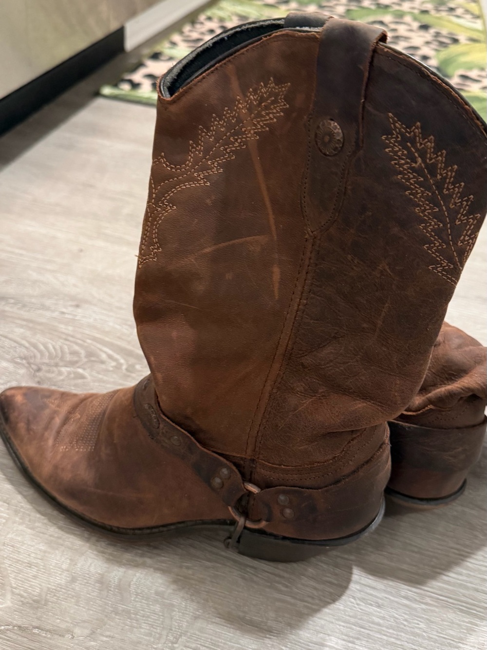Women’s leather boots like new 100.00 firm. Size 8